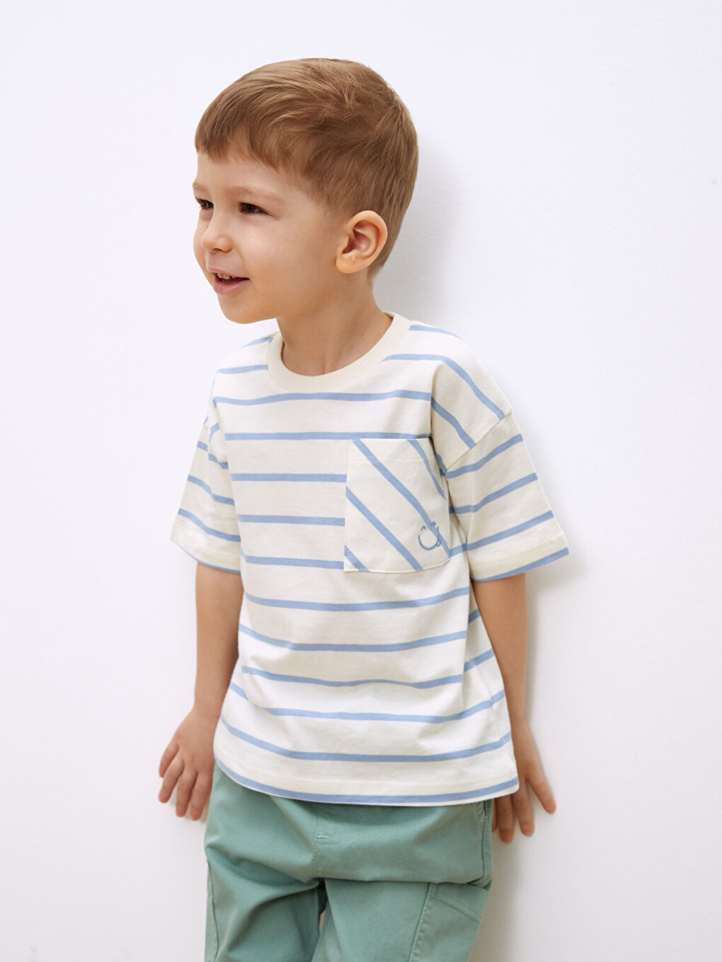 تيشيرت للأولاد الرضع بياقة دائرية وكم قصير-1