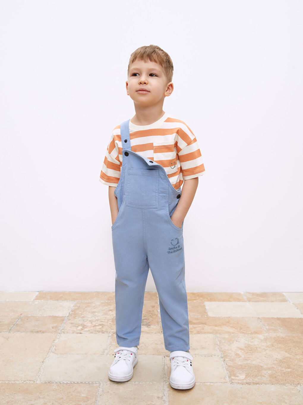 تيشيرت للأولاد الرضع بياقة دائرية وكم قصير-1