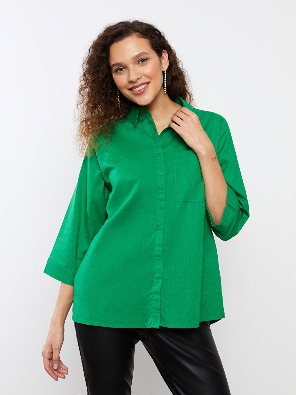 LCWAIKIKI Classic Women's Plain Shirt with Pocket Detail -S3CB54Z8-SXN