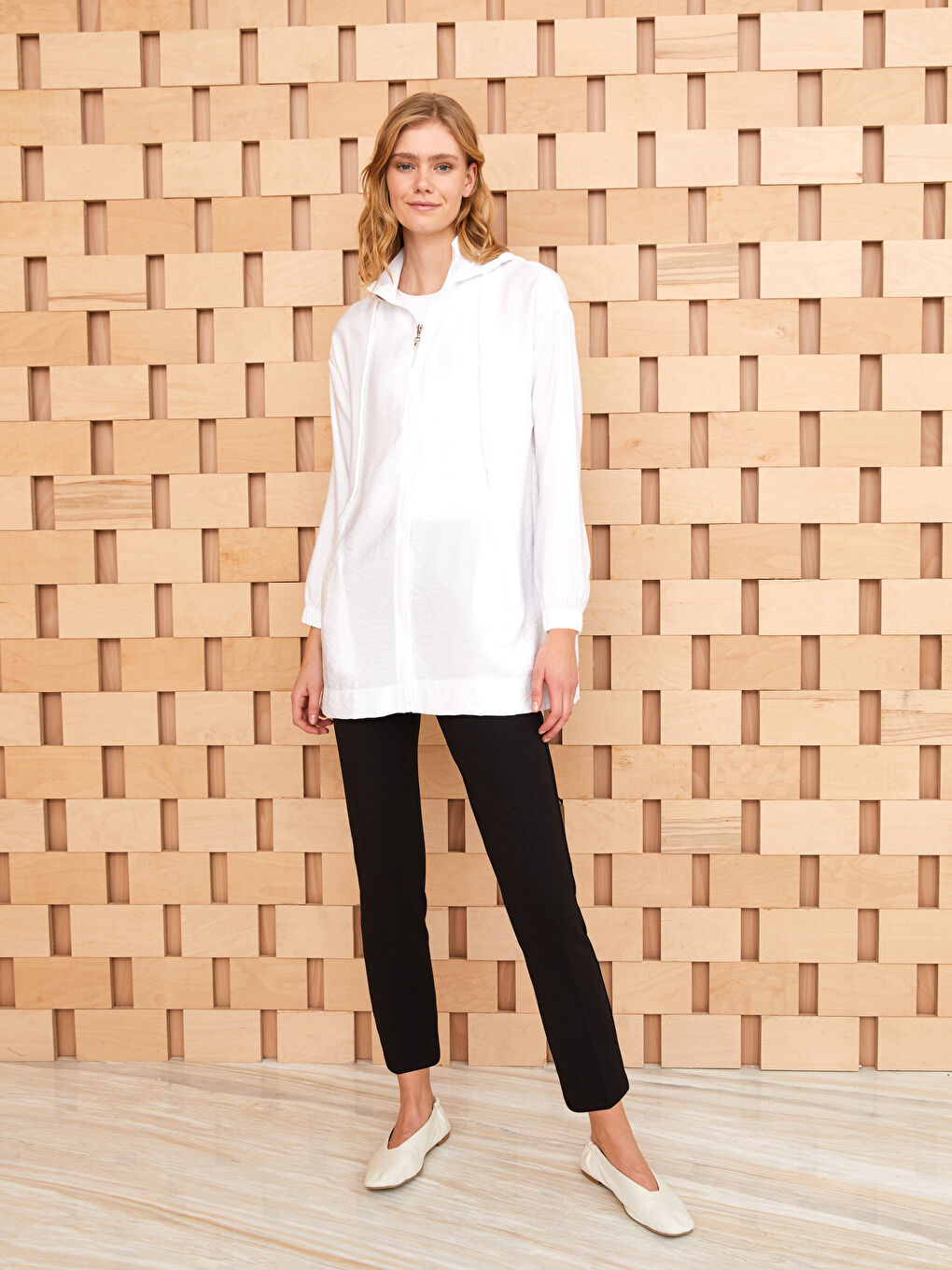 Beyaz Kapüşonlu Düz Uzun Kollu Kadın Tunik-2