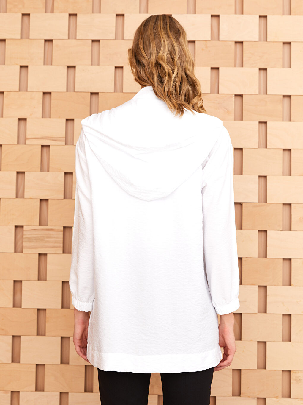 Beyaz Kapüşonlu Düz Uzun Kollu Kadın Tunik-4