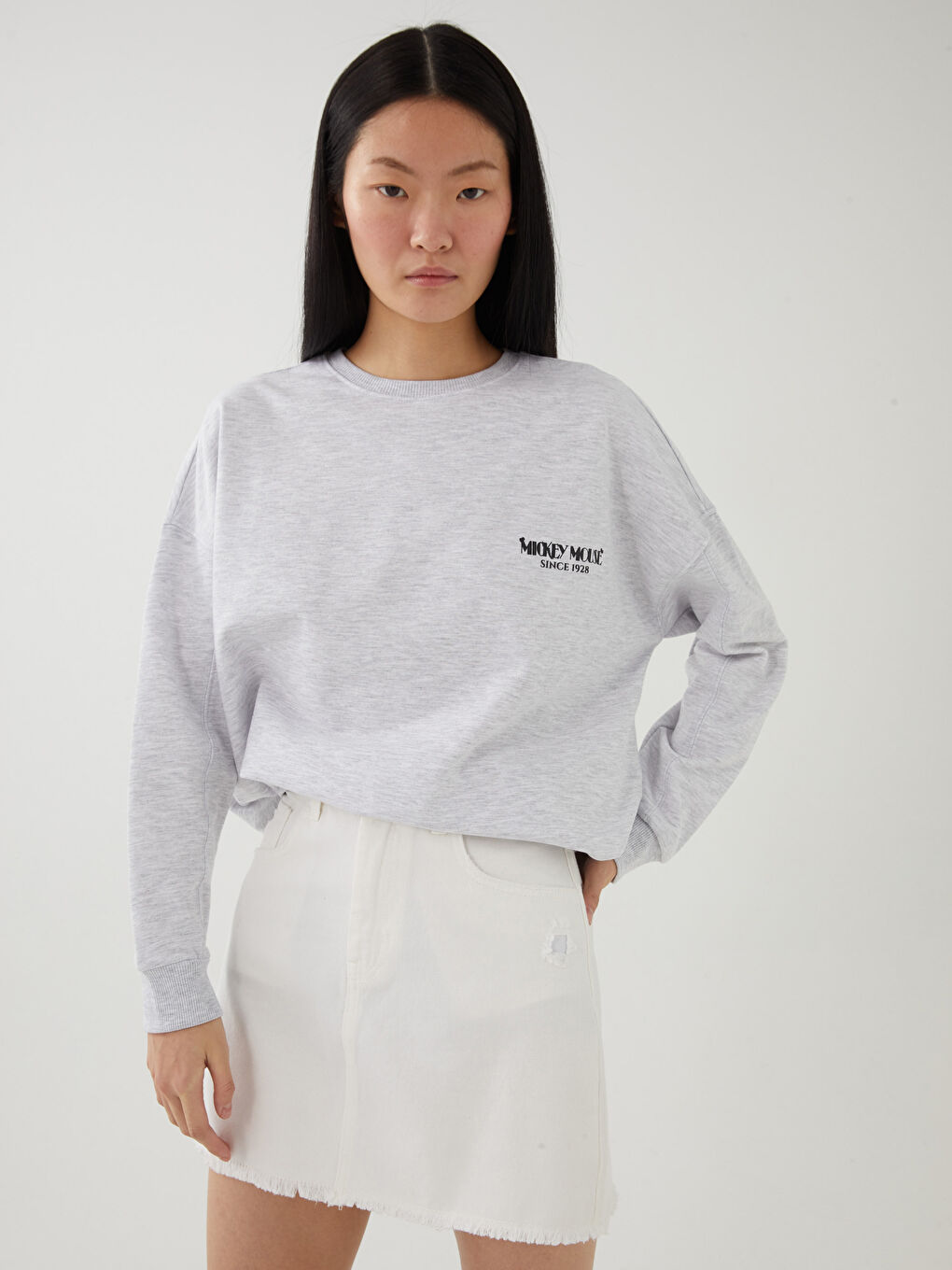LC Waikiki Crew Neck Mickey Mouse Printed Long Sleeve Oversize Women's Sweatshirt -S3CD94Z8-EFN