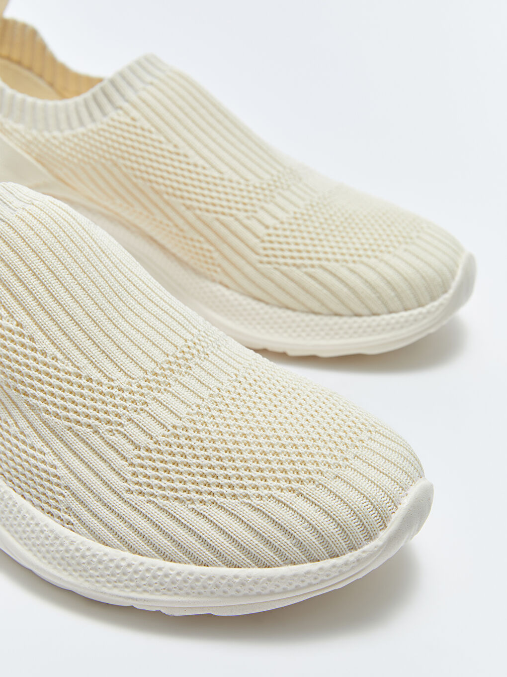 Beyaz Çorap Model Kadın Aktif Spor Ayakkabı-2