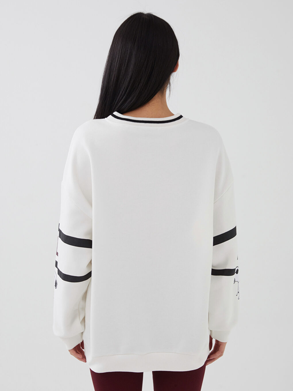 LCW Vision V-Neck Snoopy Printed Long Sleeve Oversize Women's Sweatshirt -S3CE60Z8-KXP