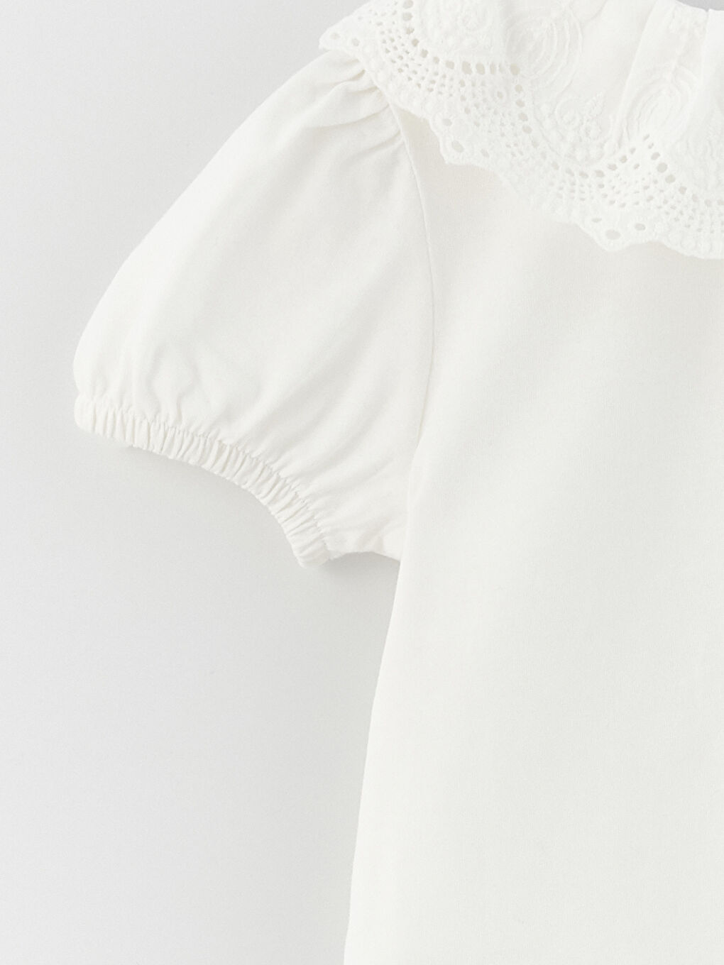 تيشيرت بناتي رضع بتفاصيل تطريز وأكمام قصيرة ورقبة دائرية-1