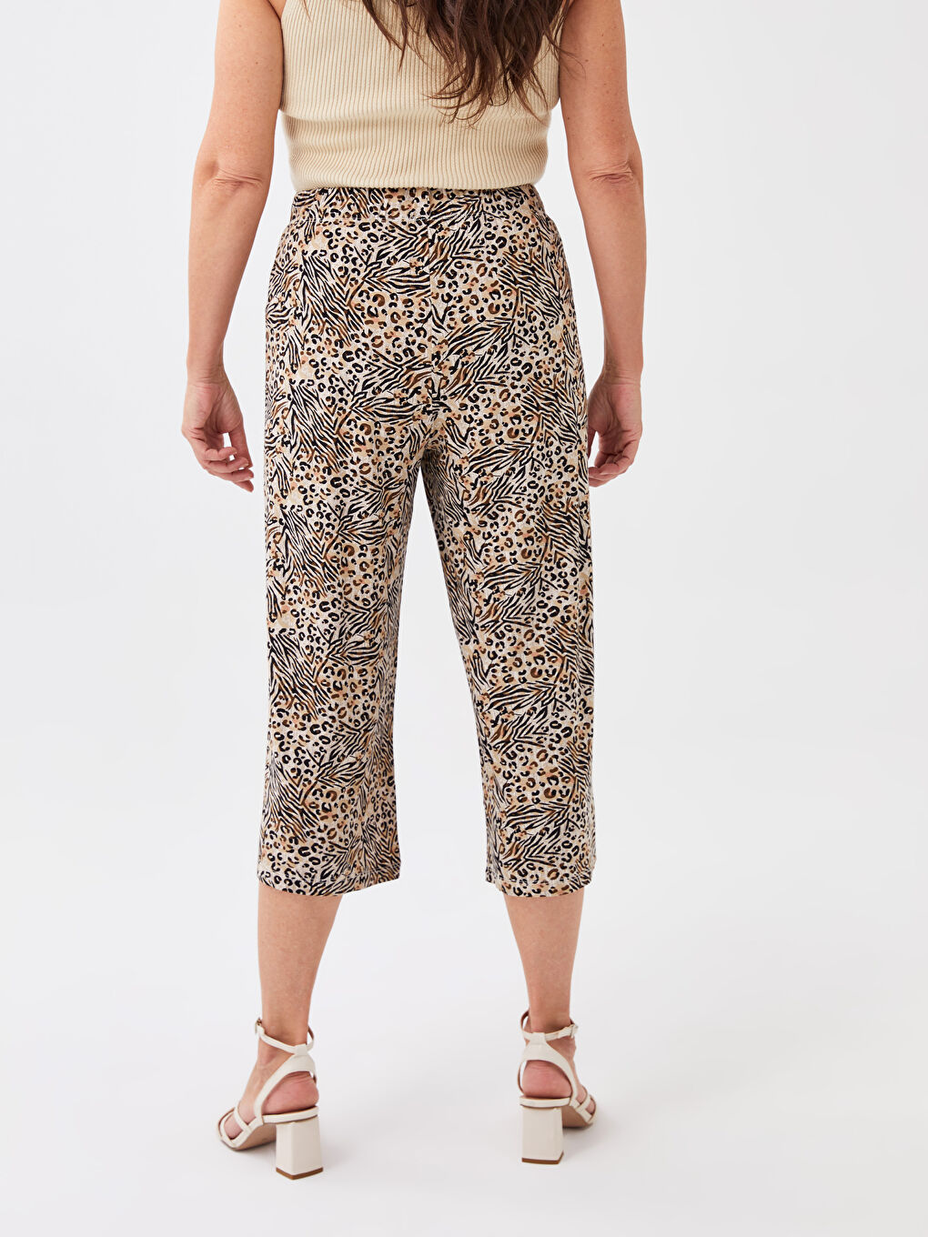 Bej Beli Lastikli Desenli Kadın Kapri-4