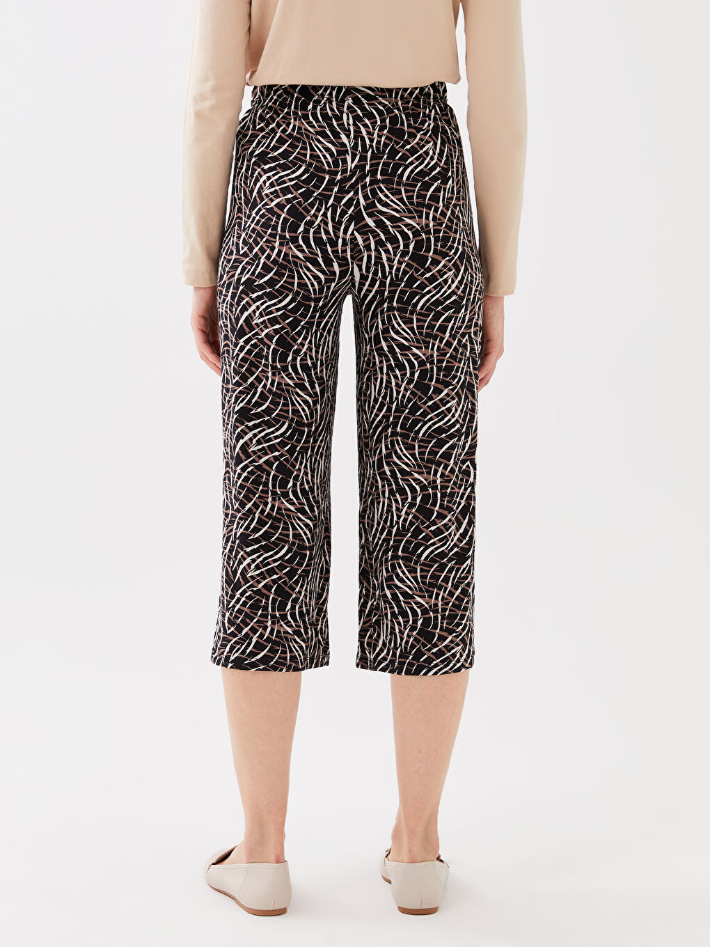 Siyah Beli Lastikli Desenli Kadın Kapri-4