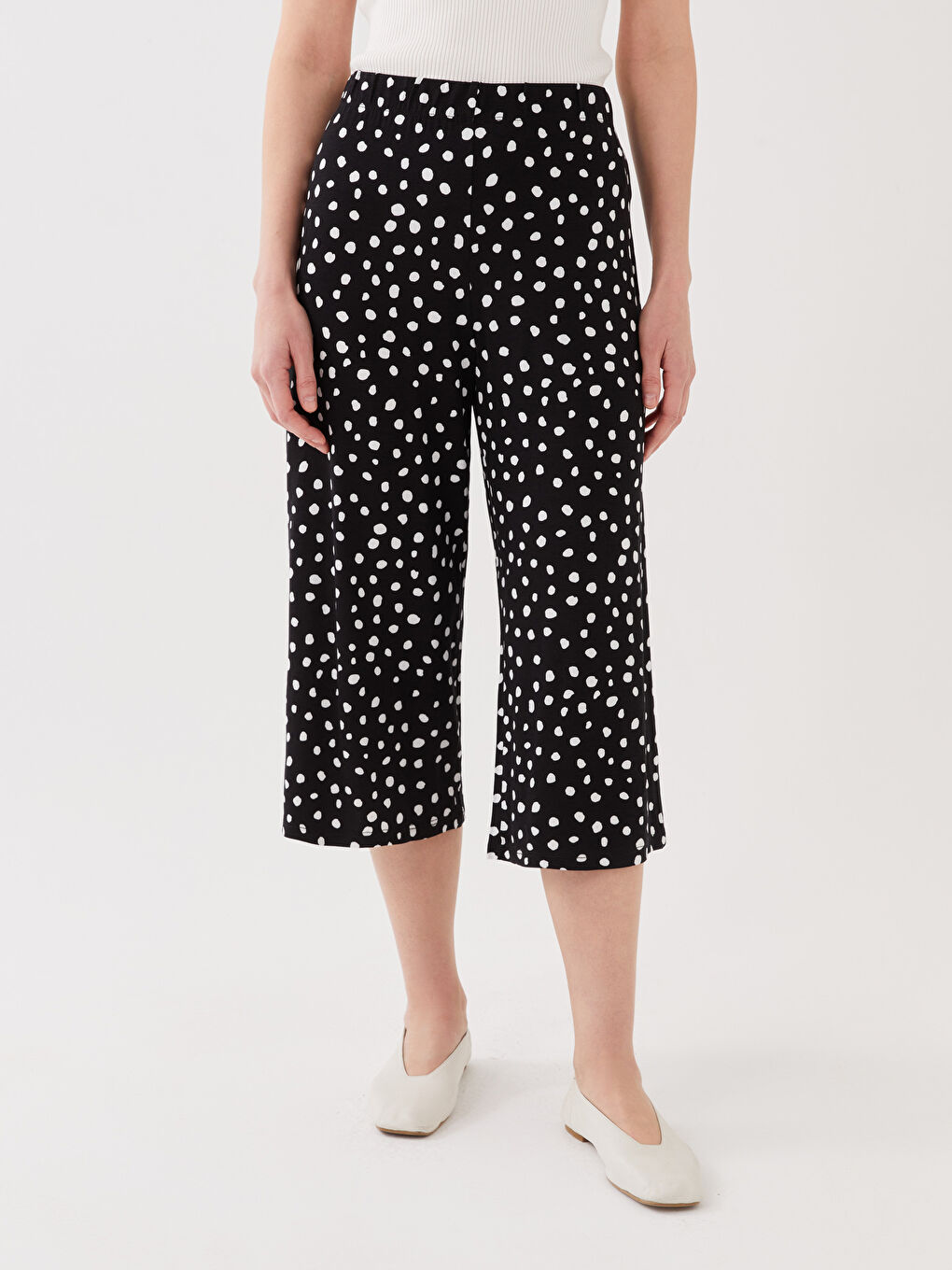 Siyah Beli Lastikli Desenli Kadın Kapri-2