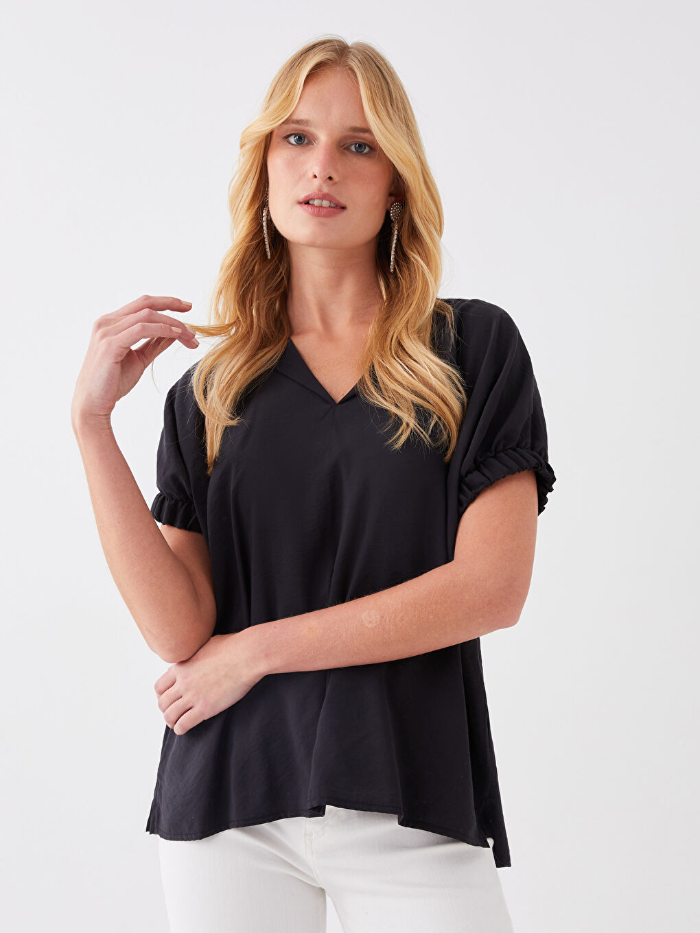 Siyah Kaçık Yaka Düz Kısa Kollu Kadın Bluz-3