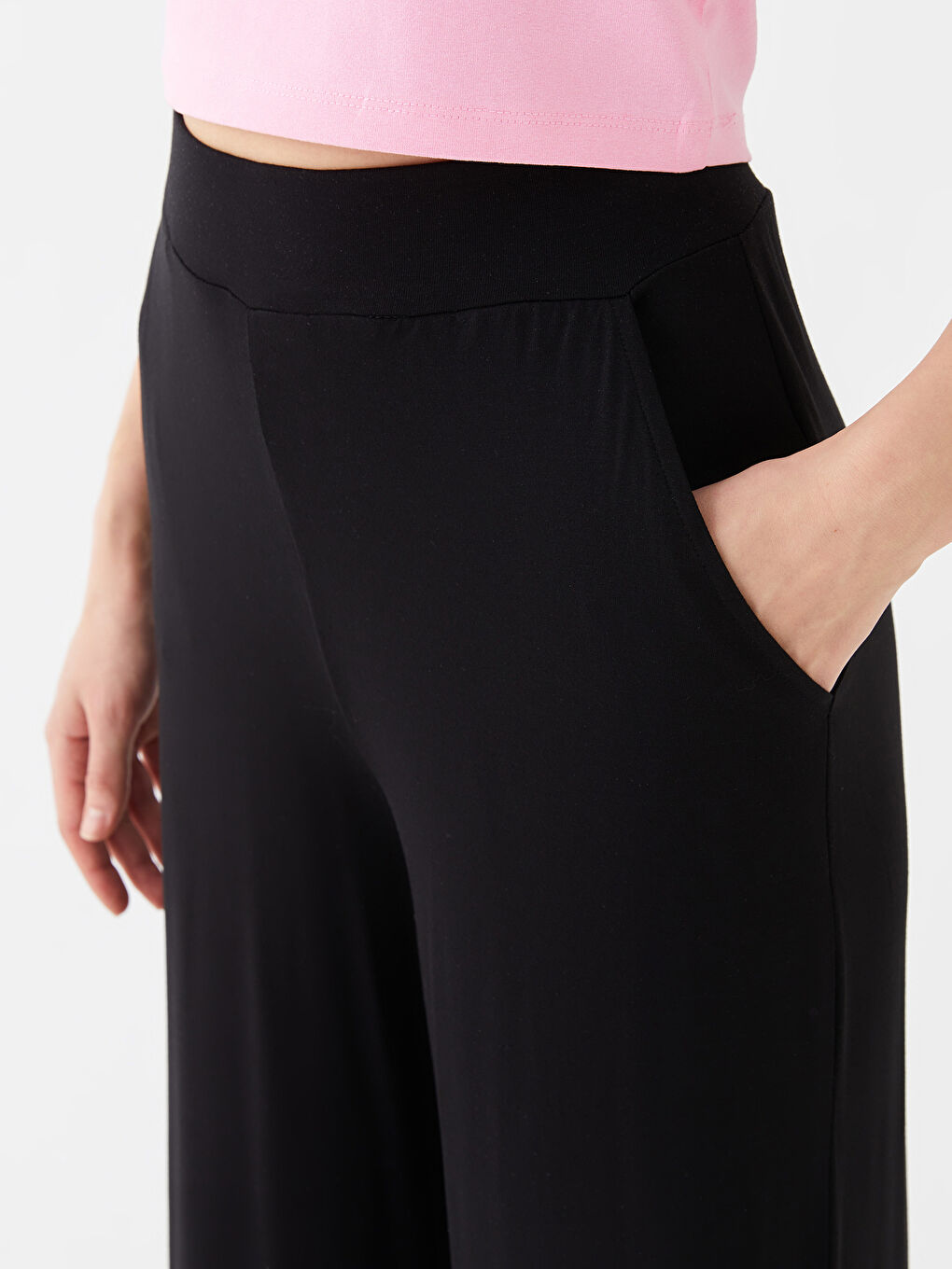 Siyah Standart Fit Düz Geniş Paça Kadın Pantolon-2