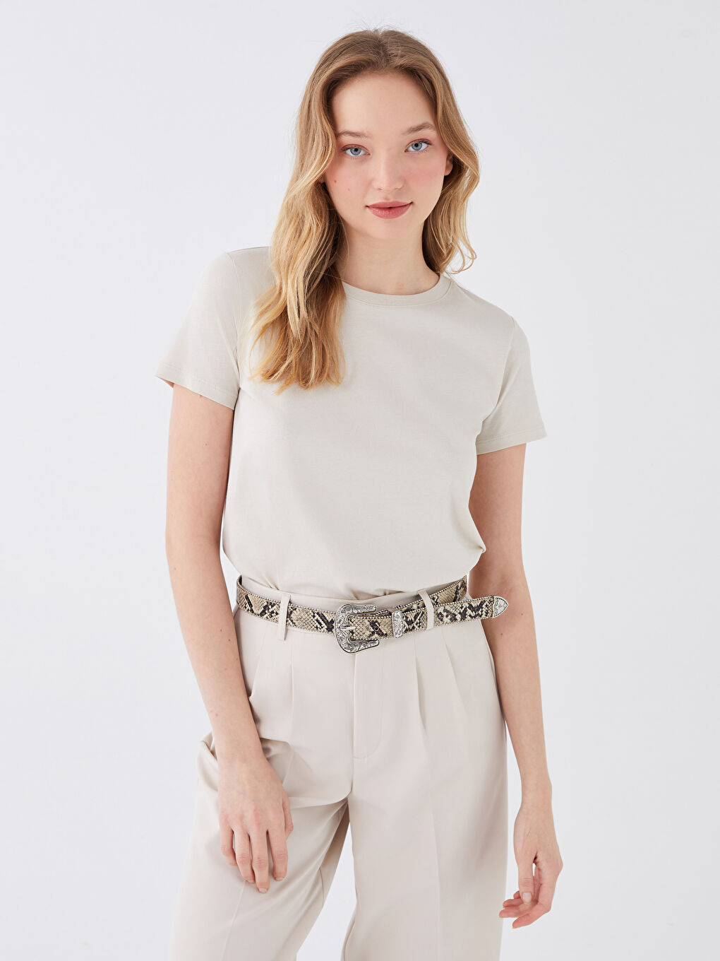 T-shirt pour Femmes à Manches Courtes Uni à Col Rond-1