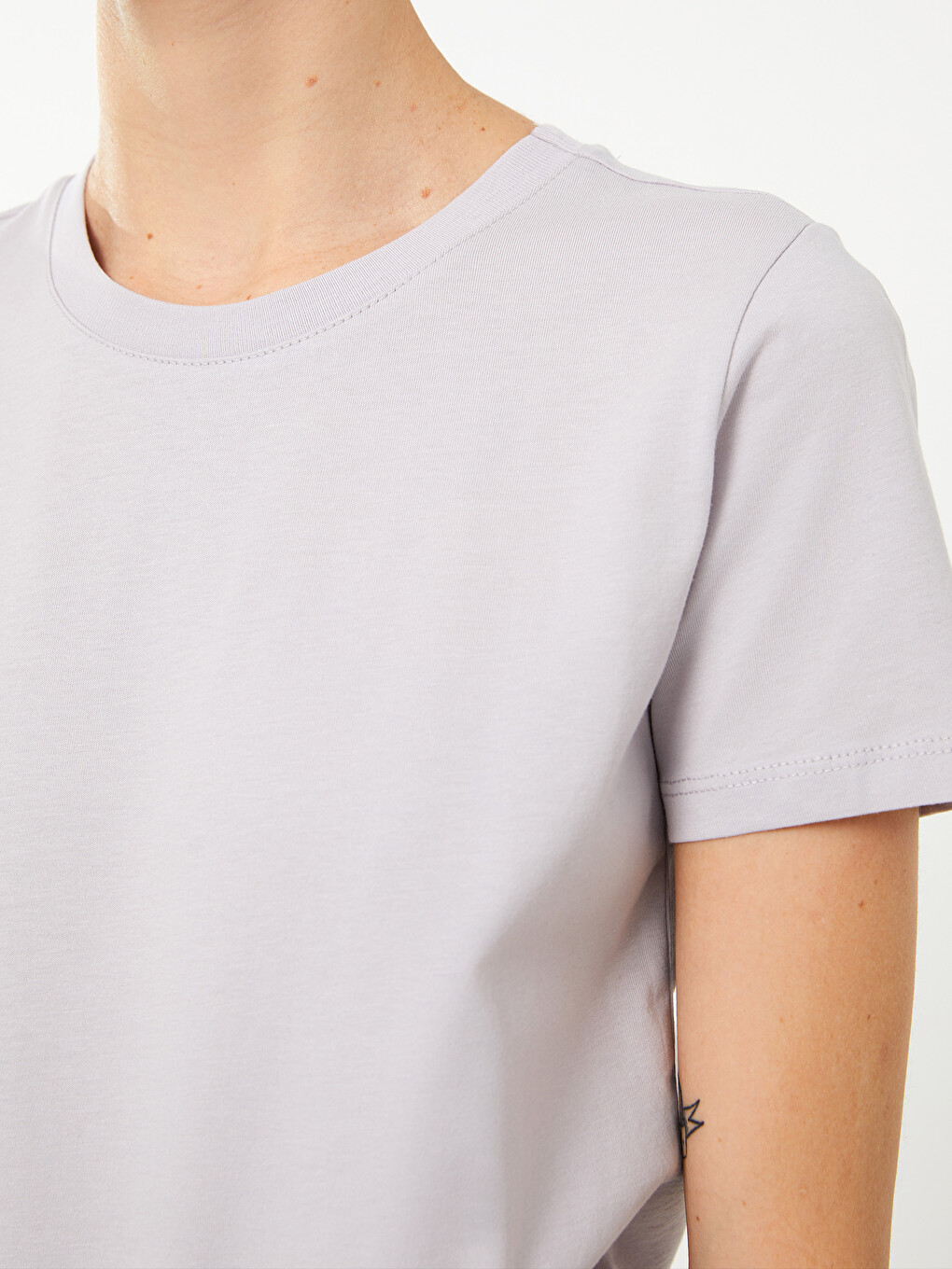 T-shirt Me Jakë Të Rrumbullakët, E Thjeshtë, Me Mëngë Të Shkurtra Për Gra-3