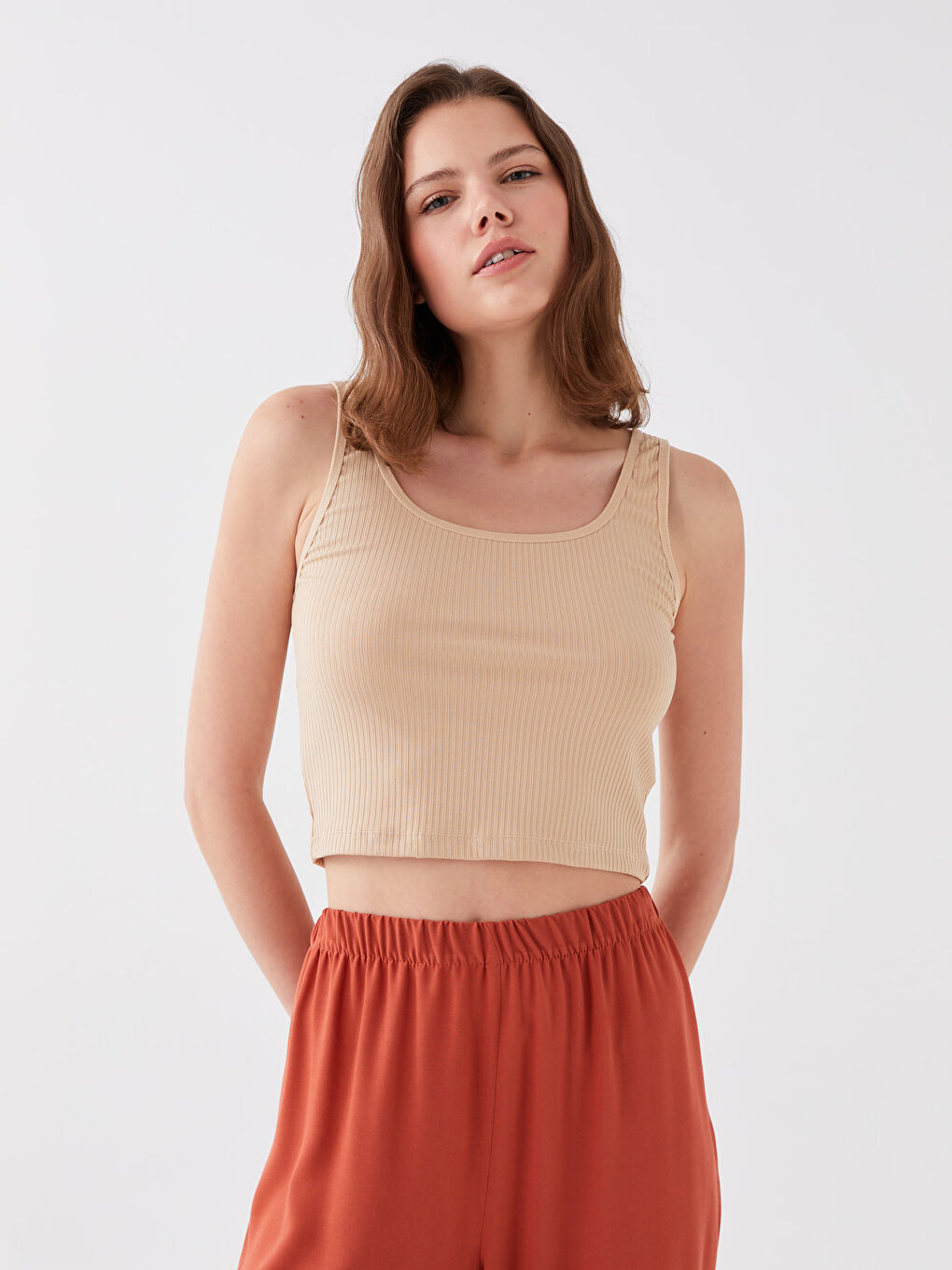 Bej U Yaka Düz Askılı Crop Kadın Atlet