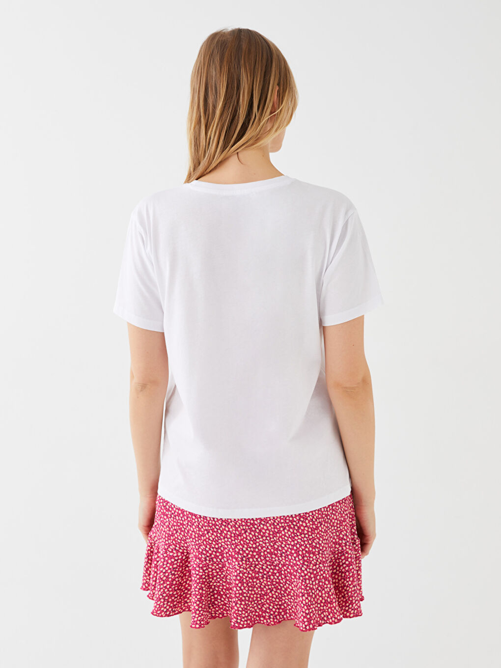 Beyaz Bisiklet Yaka Baskılı Kısa Kollu Kadın Tişört-4