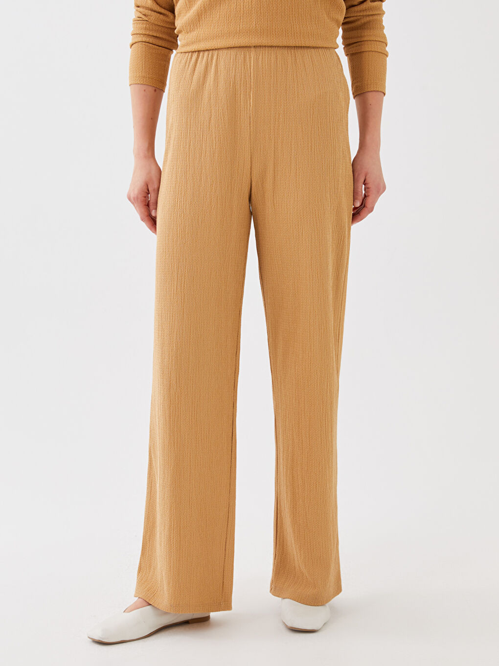 Bej Beli Lastikli Düz Geniş Paça Kadın Pantolon-2