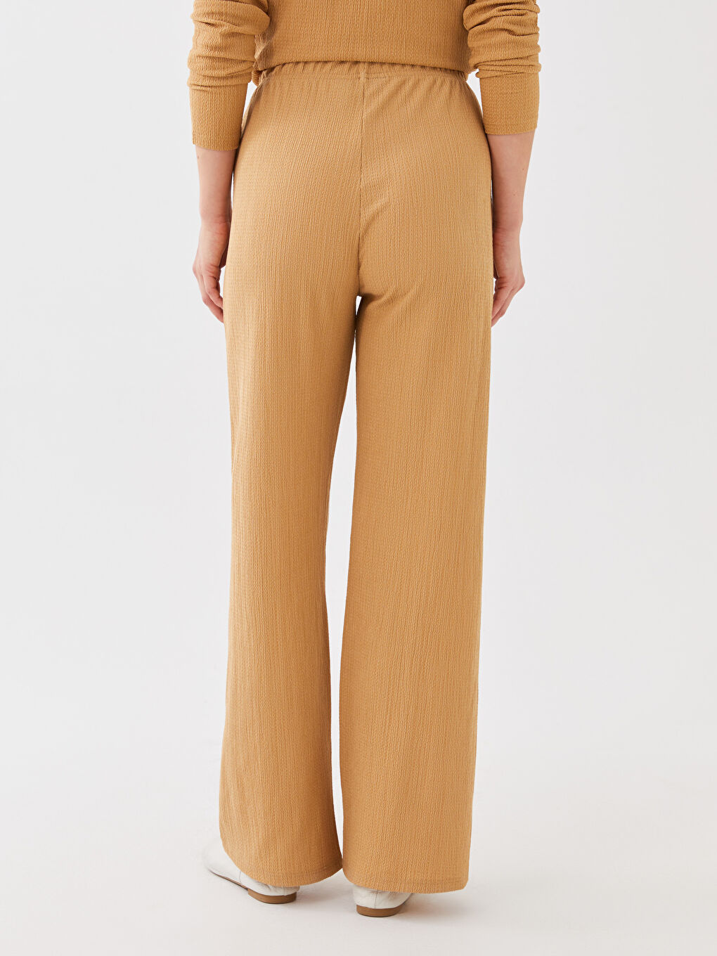 Bej Beli Lastikli Düz Geniş Paça Kadın Pantolon-3