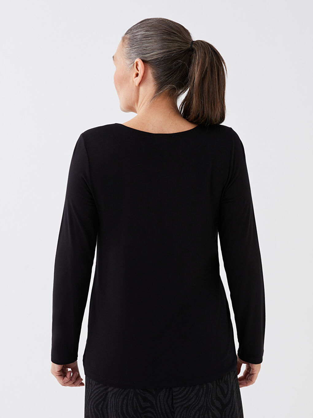 Siyah Bisiklet Yaka Düz Uzun Kollu Kadın Tişört-4