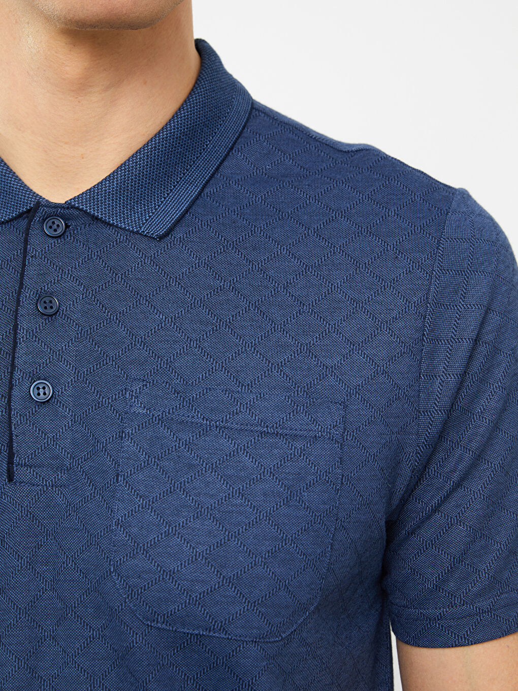 تي شيرت رجالي بياقة بولو وكم قصير منقوش-3
