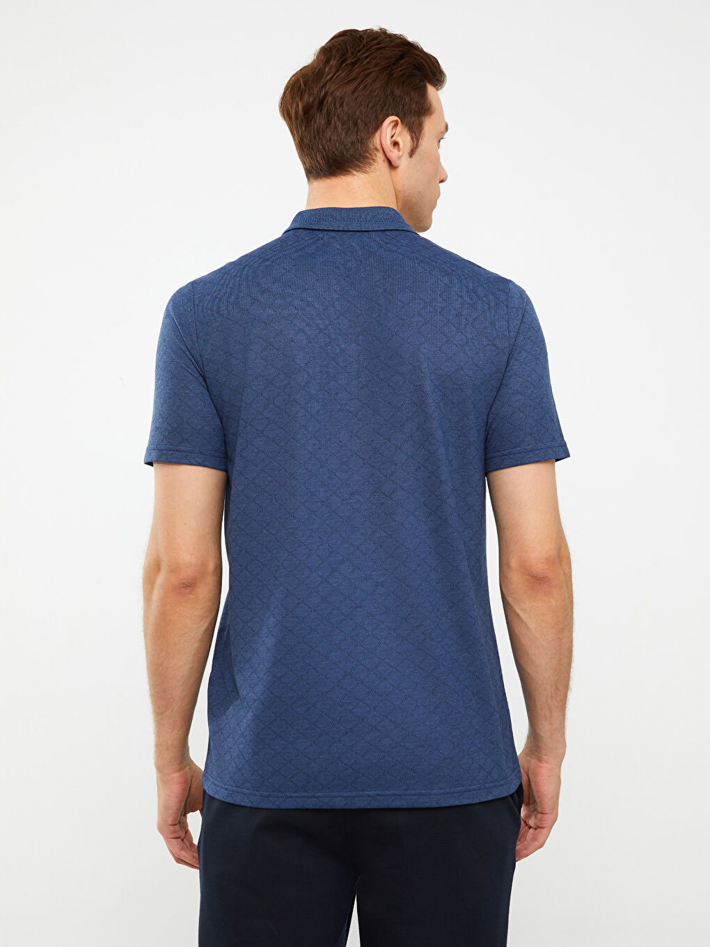 تي شيرت رجالي بياقة بولو وكم قصير منقوش-4