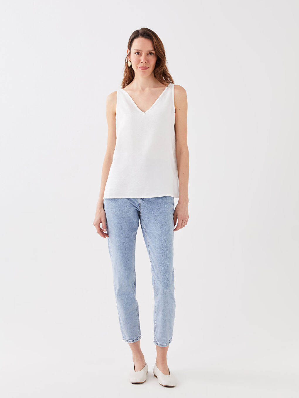 Beyaz Kadın V Yaka Biye Detaylı Bluz-5