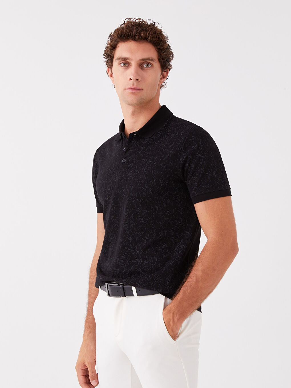 Siyah Polo Yaka Kısa Kollu Desenli Erkek Tişört-1