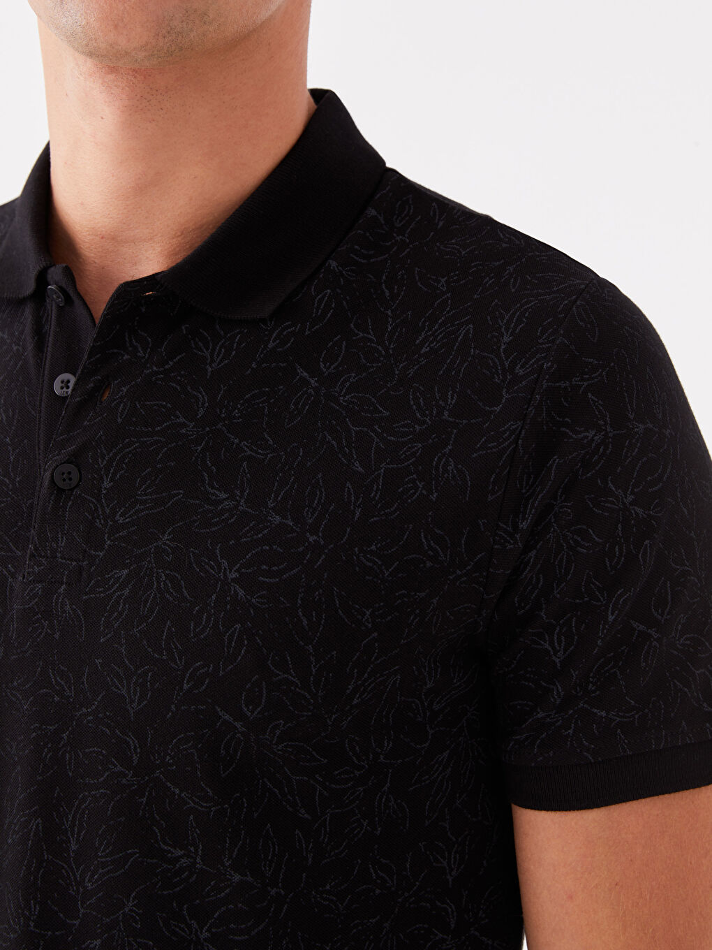 Siyah Polo Yaka Kısa Kollu Desenli Erkek Tişört-3