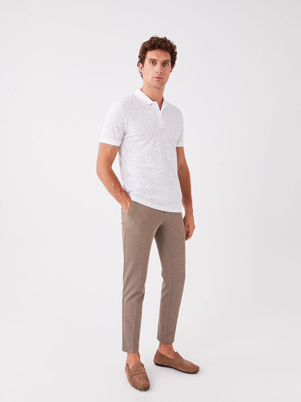 Beyaz Polo Yaka Kısa Kollu Desenli Erkek Tişört-2