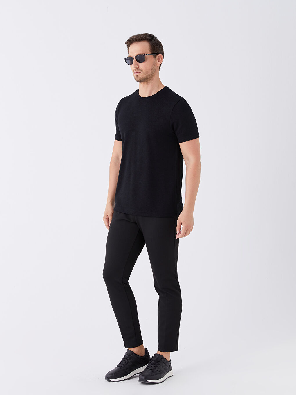 Siyah Bisiklet Yaka Penye Erkek Tişört-2