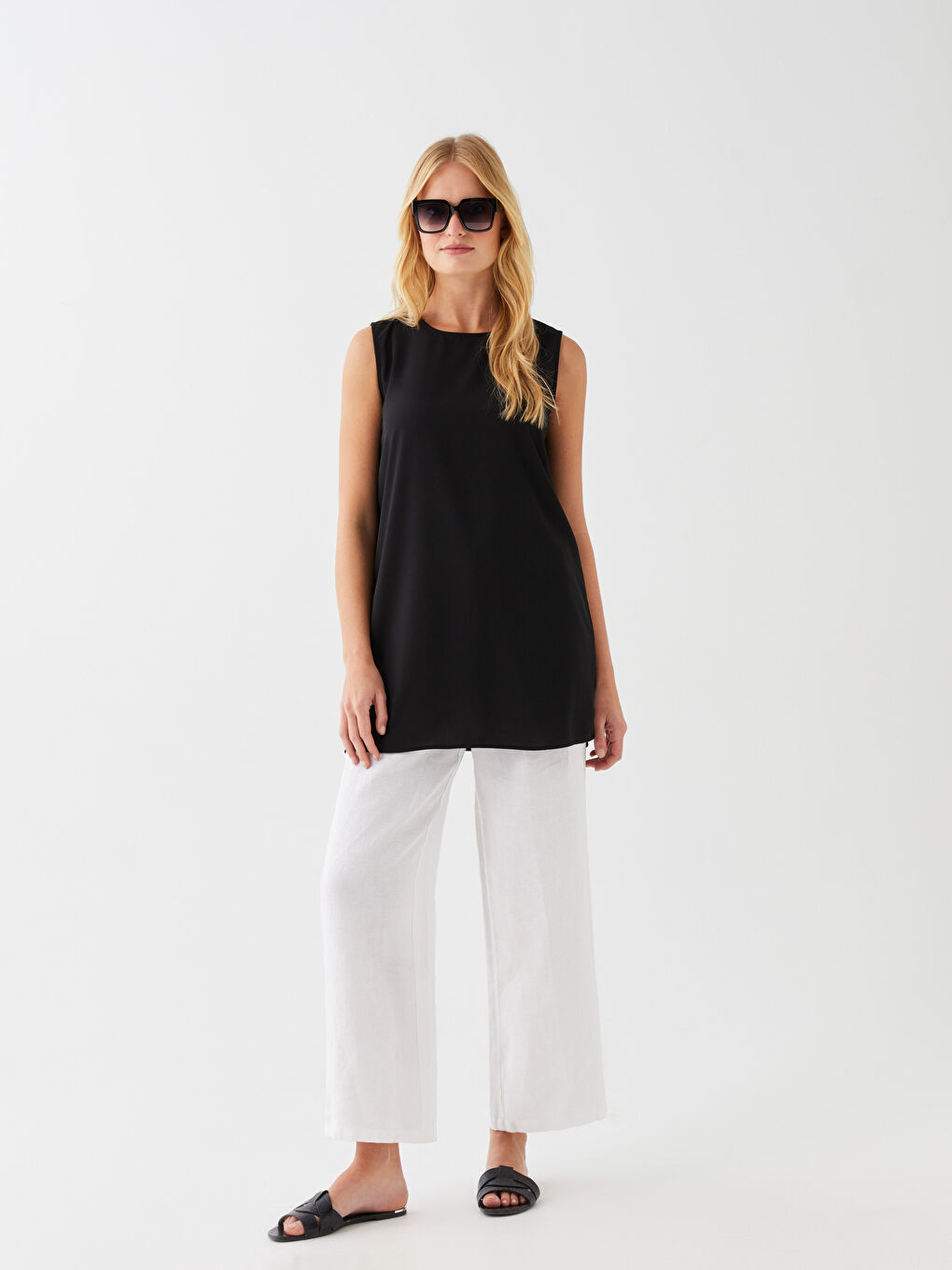 Siyah Bisiklet Yaka Düz Aerobin Kadın Tunik-2