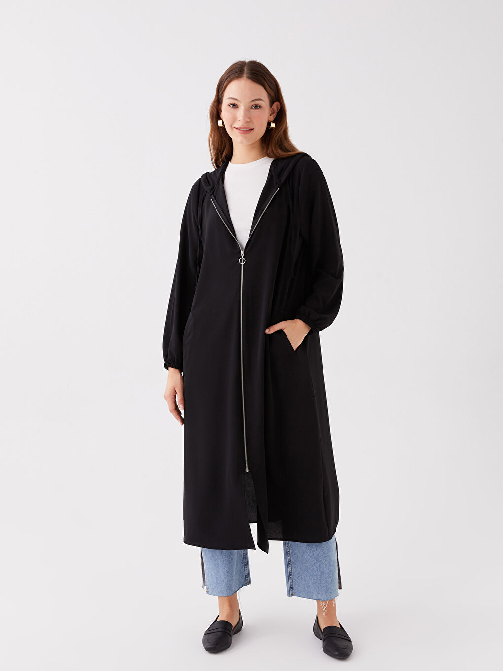 Siyah Kapüşonlu Düz Uzun Kollu Kadın Ferace