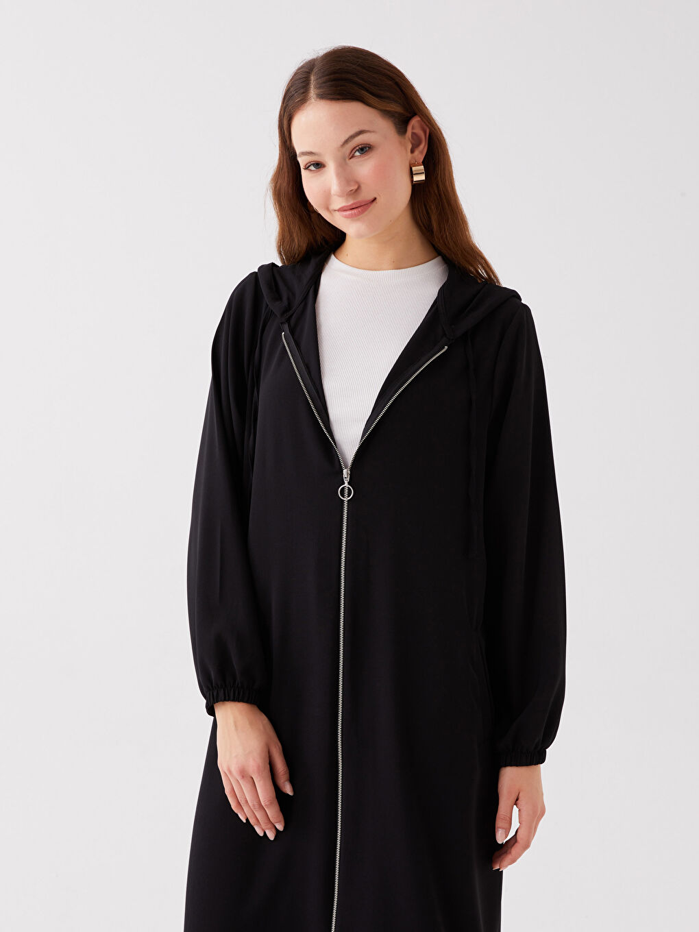 Siyah Kapüşonlu Düz Uzun Kollu Kadın Ferace-2