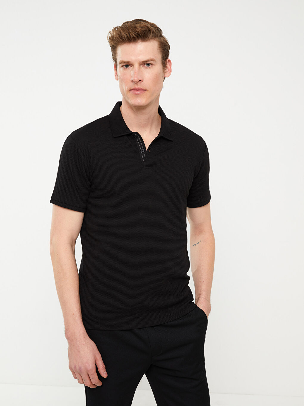 Siyah Polo Yaka Kısa Kollu Erkek Tişört