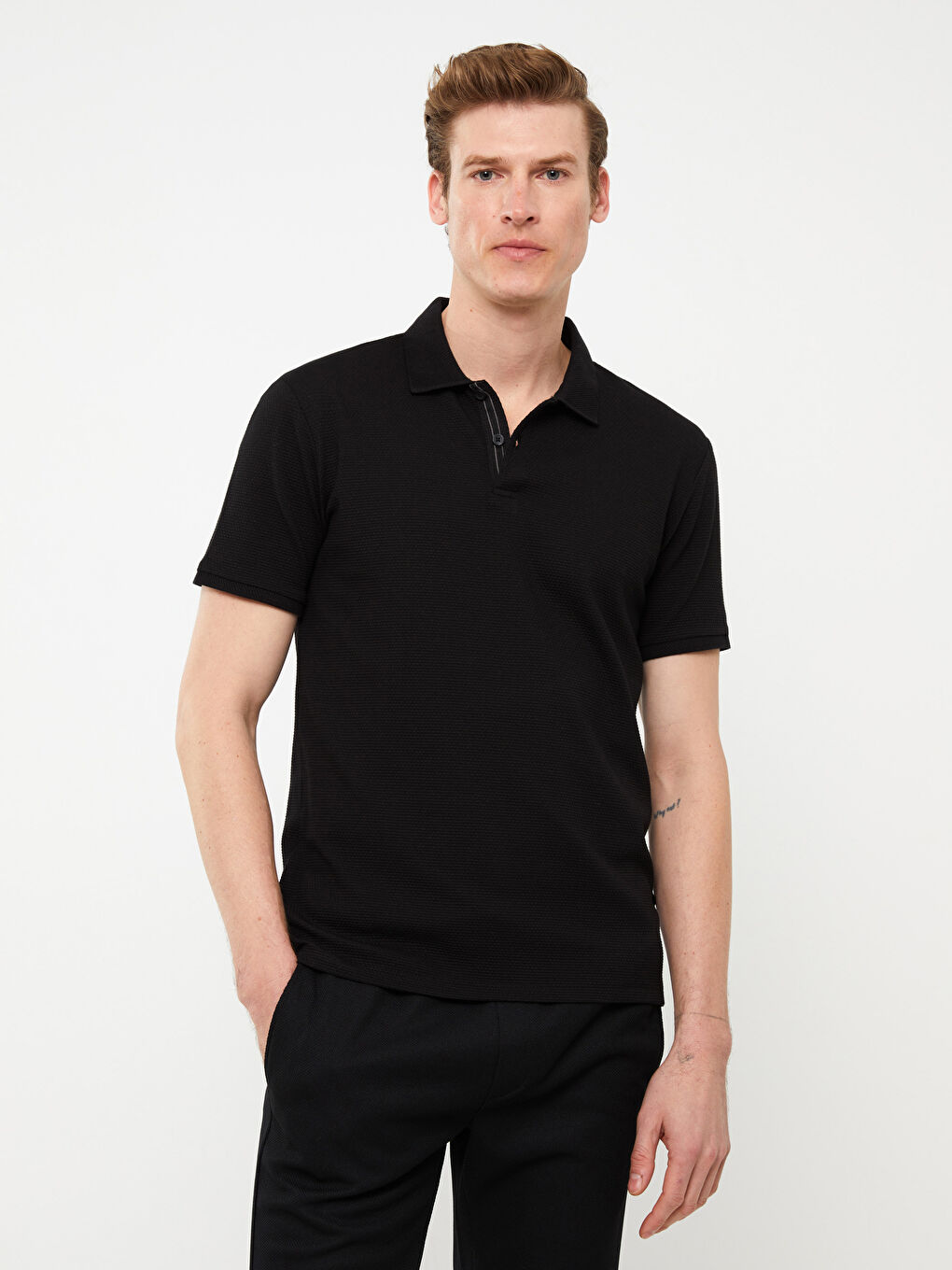 Siyah Polo Yaka Kısa Kollu Erkek Tişört-1