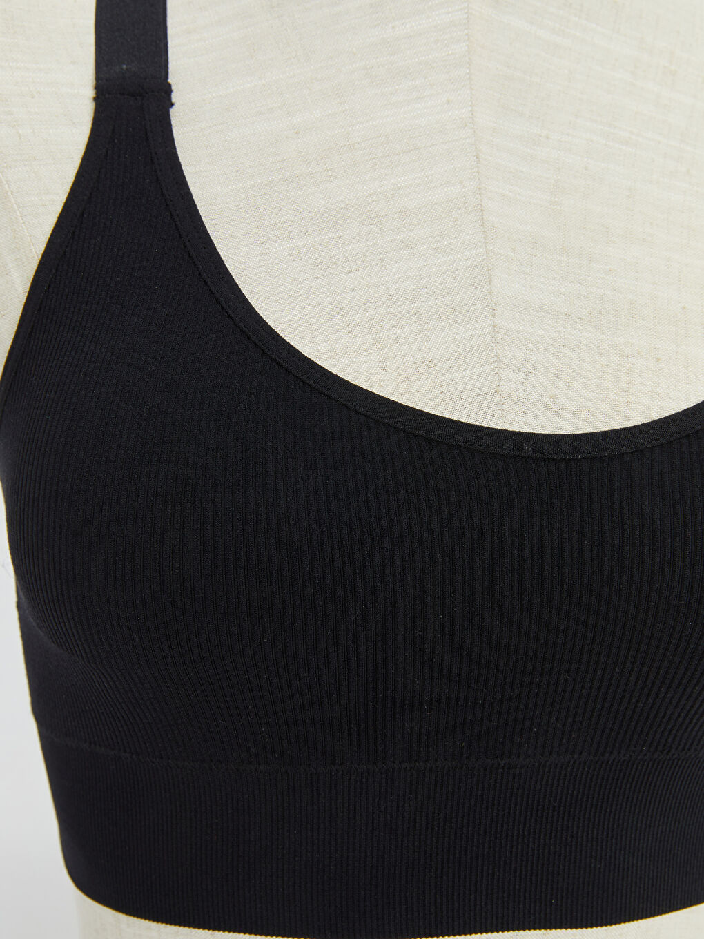 Siyah Balensiz Dolgusuz Dikişsiz Sporcu Sütyen-2