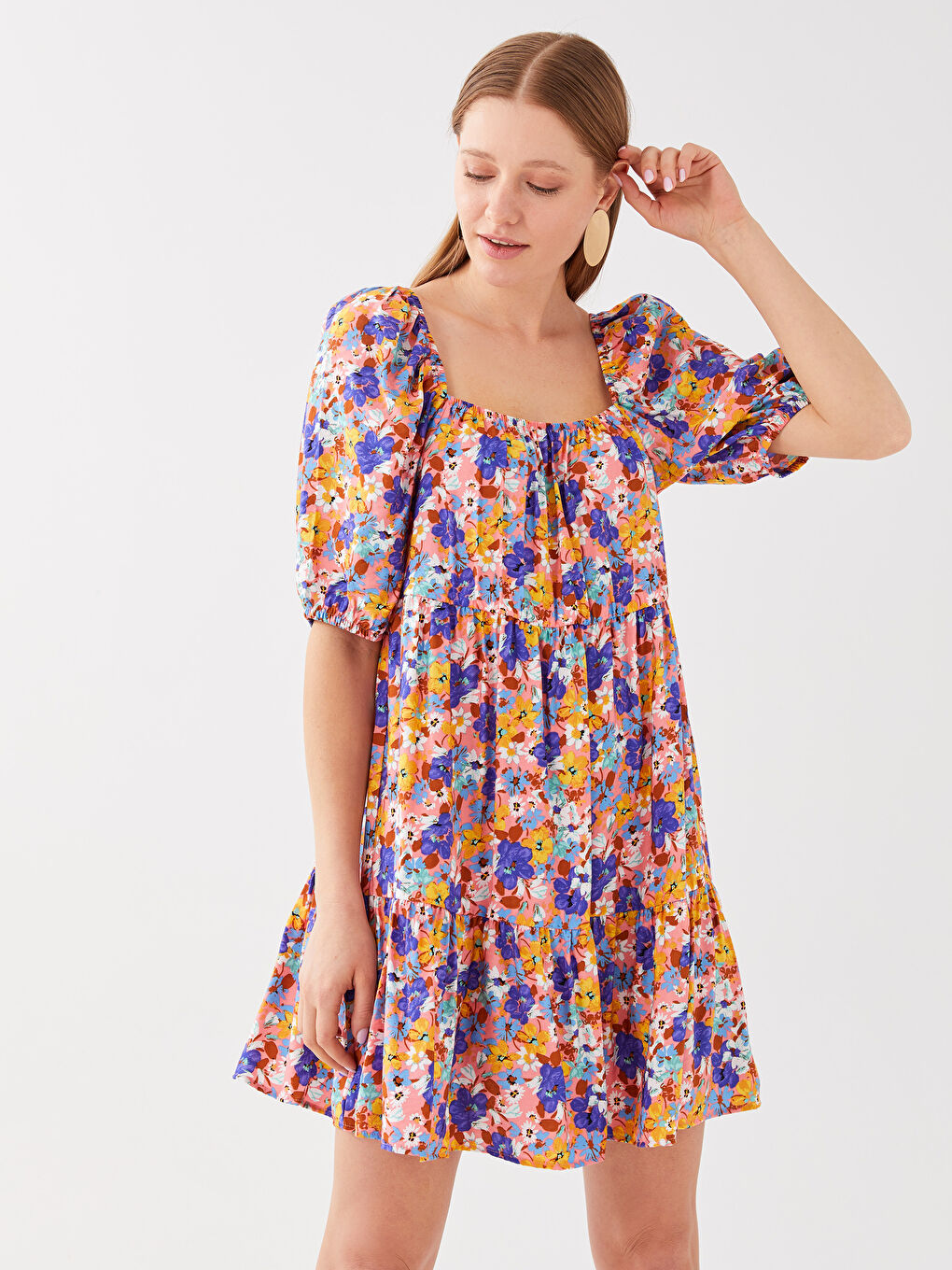 Әйелдерге арналған шаршы жағалы гүлді өрнек қысқа жең көйлек