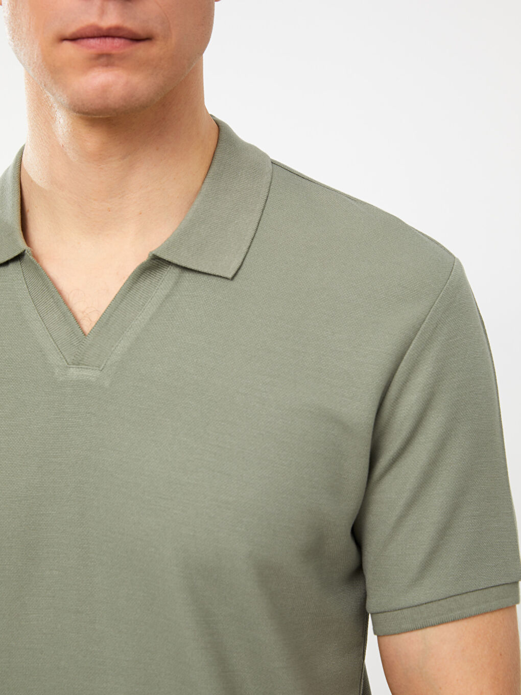 Haki Resort Yaka Kısa Kollu Erkek Tişört-3