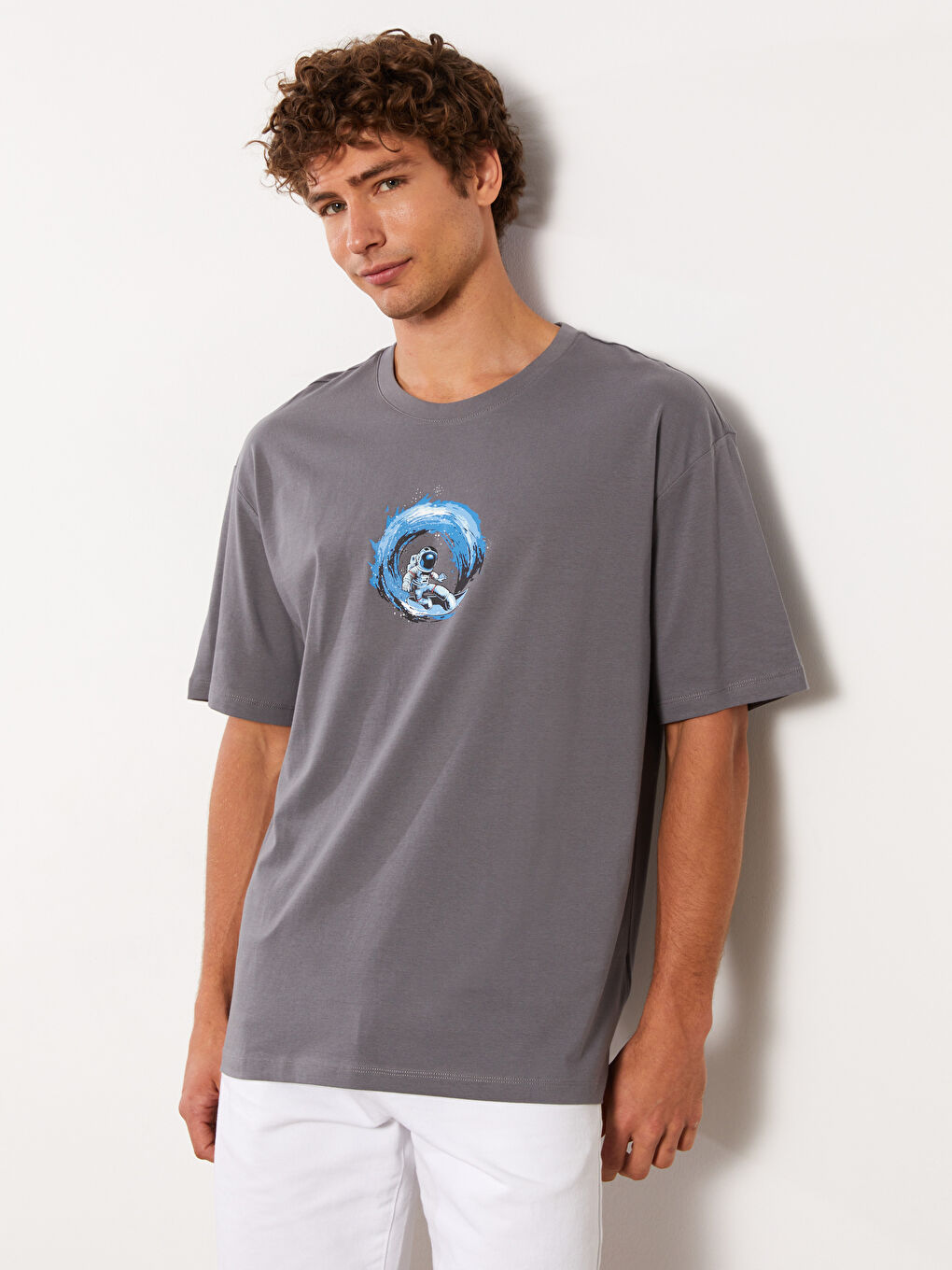 تيشيرت رجالي ياقة دائرية كم قصير مطبوع قطن ممشط