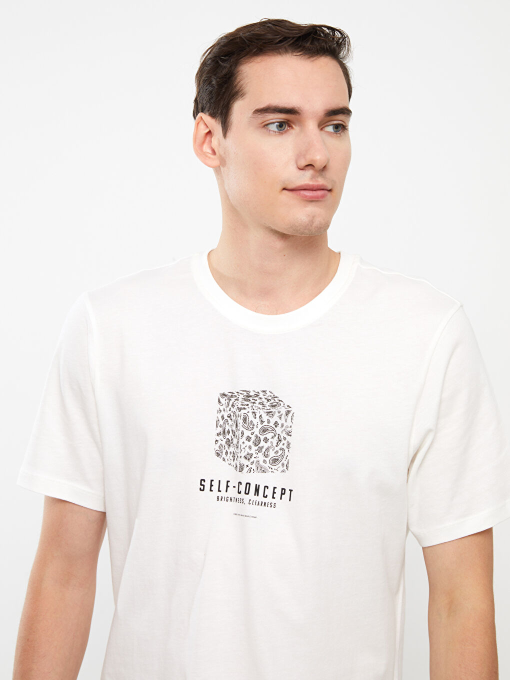 T-shirt pour hommes en coton peigné imprimé à manches courtes et col rond