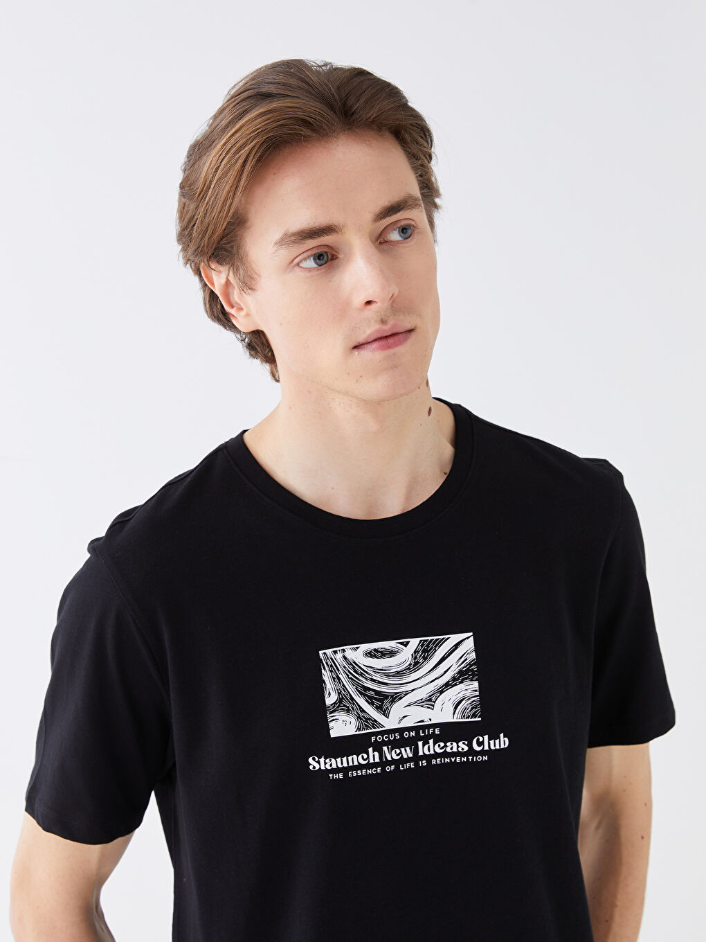 Siyah Bisiklet Yaka Kısa Kollu Baskılı Penye Erkek Tişört-1