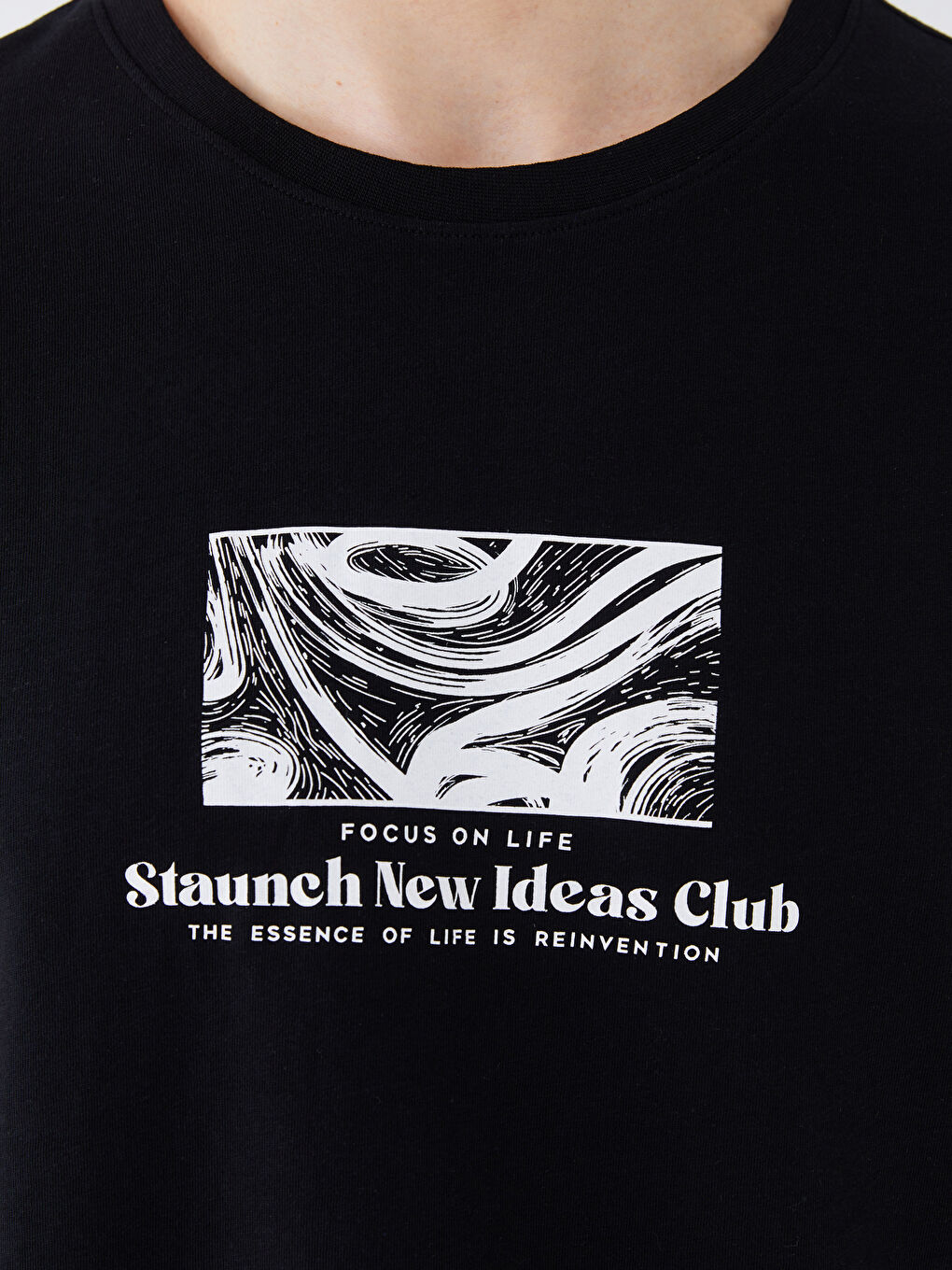 Siyah Bisiklet Yaka Kısa Kollu Baskılı Penye Erkek Tişört-3