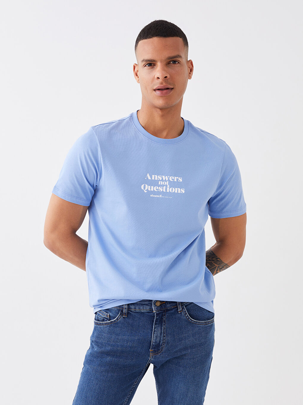 تيشيرت رجالي ياقة دائرية كم قصير مطبوع قطن ممشط-1