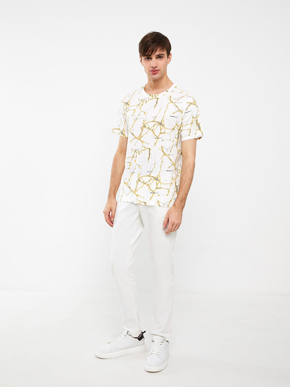 მრგვალი საყელო მოკლე სახელო ნიმუშიანი ჟერსი მამაკაცის მაისური-2