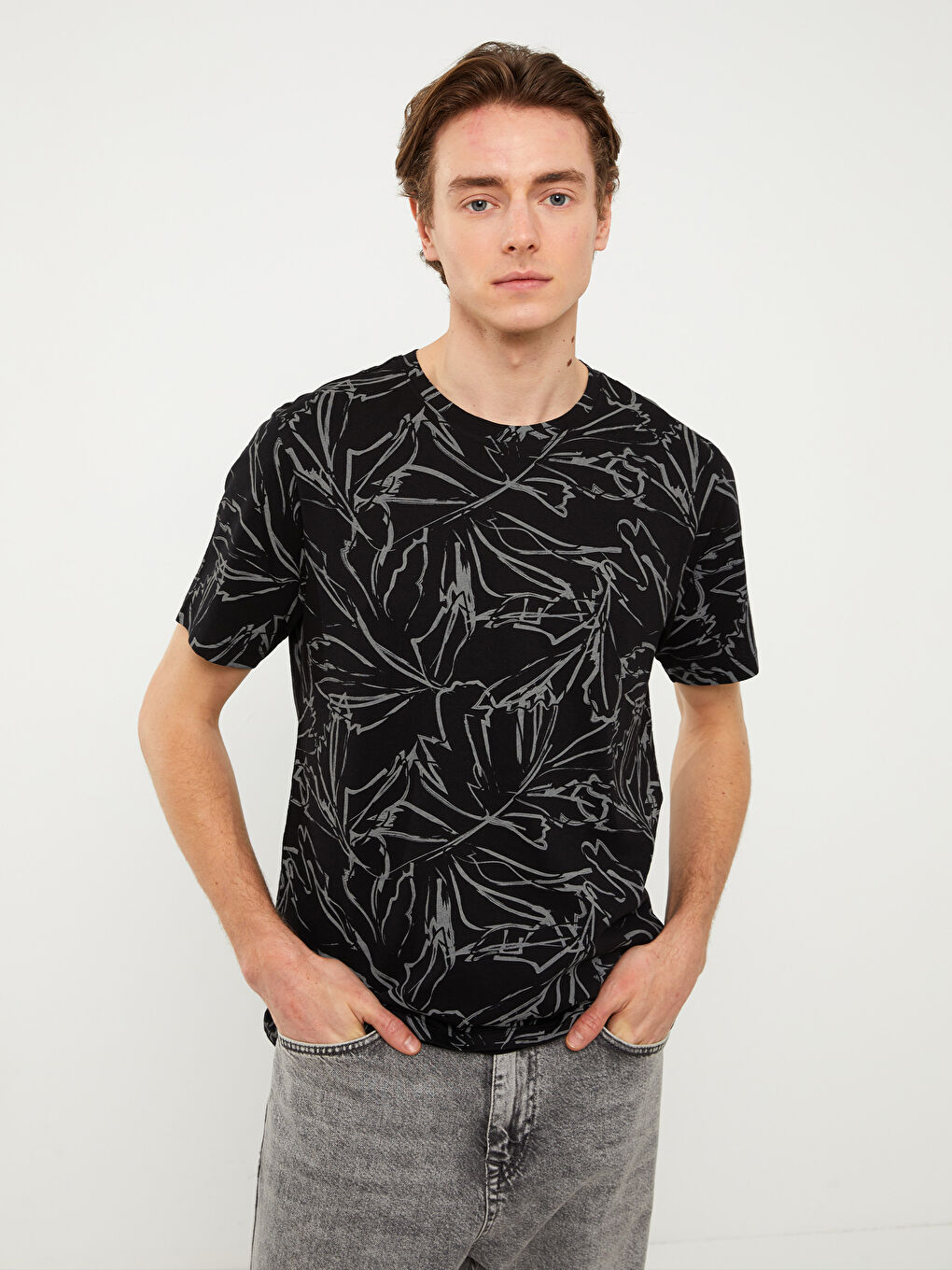 Siyah Bisiklet Yaka Kısa Kollu Desenli Penye Erkek Tişört