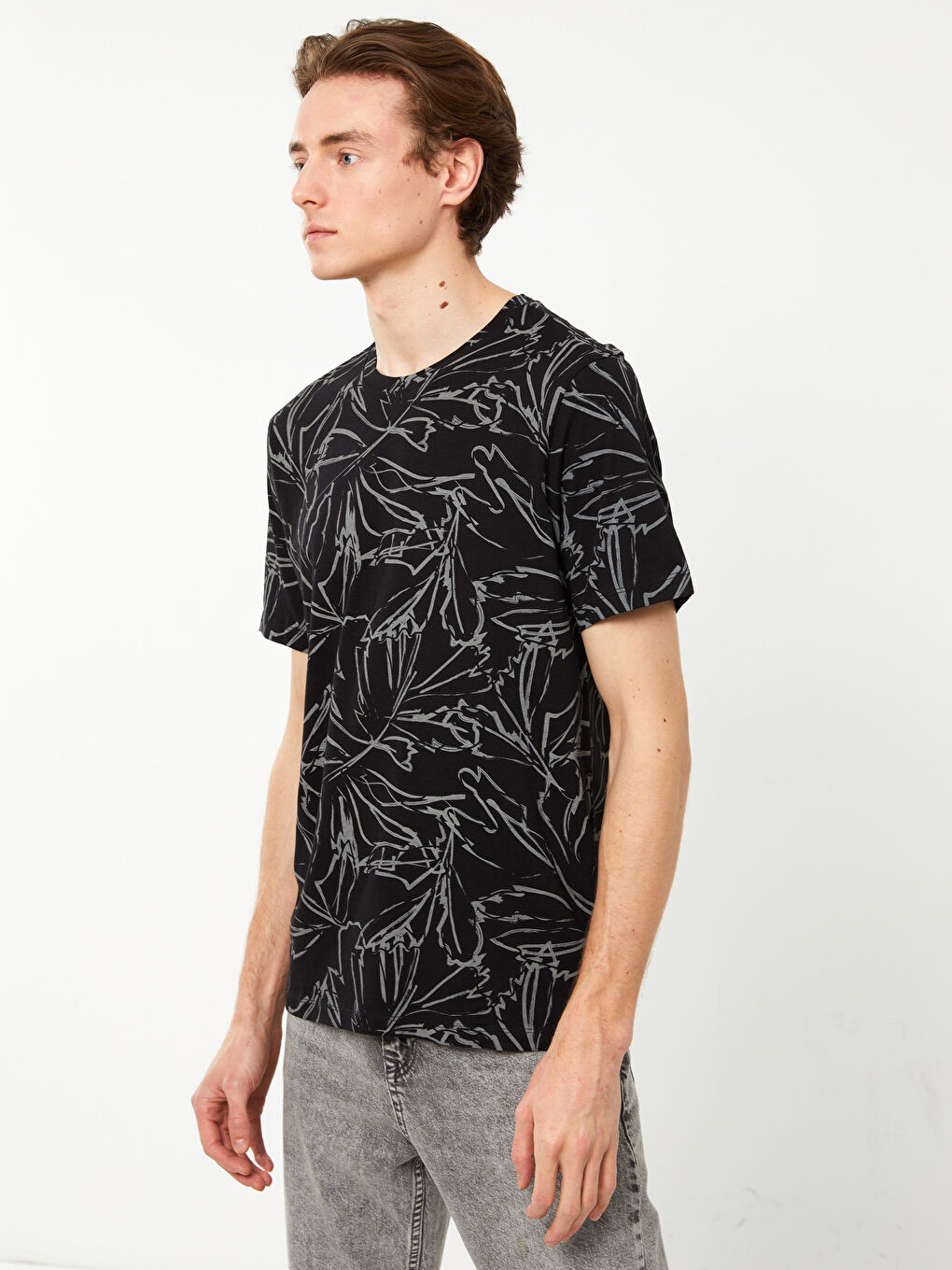 Siyah Bisiklet Yaka Kısa Kollu Desenli Penye Erkek Tişört-1