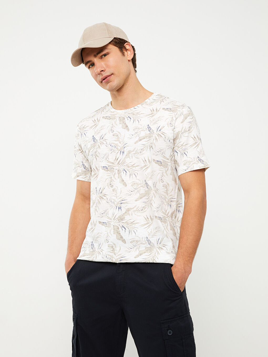 მრგვალი საყელო მოკლე სახელო ნიმუშიანი ჟერსი მამაკაცის მაისური-1