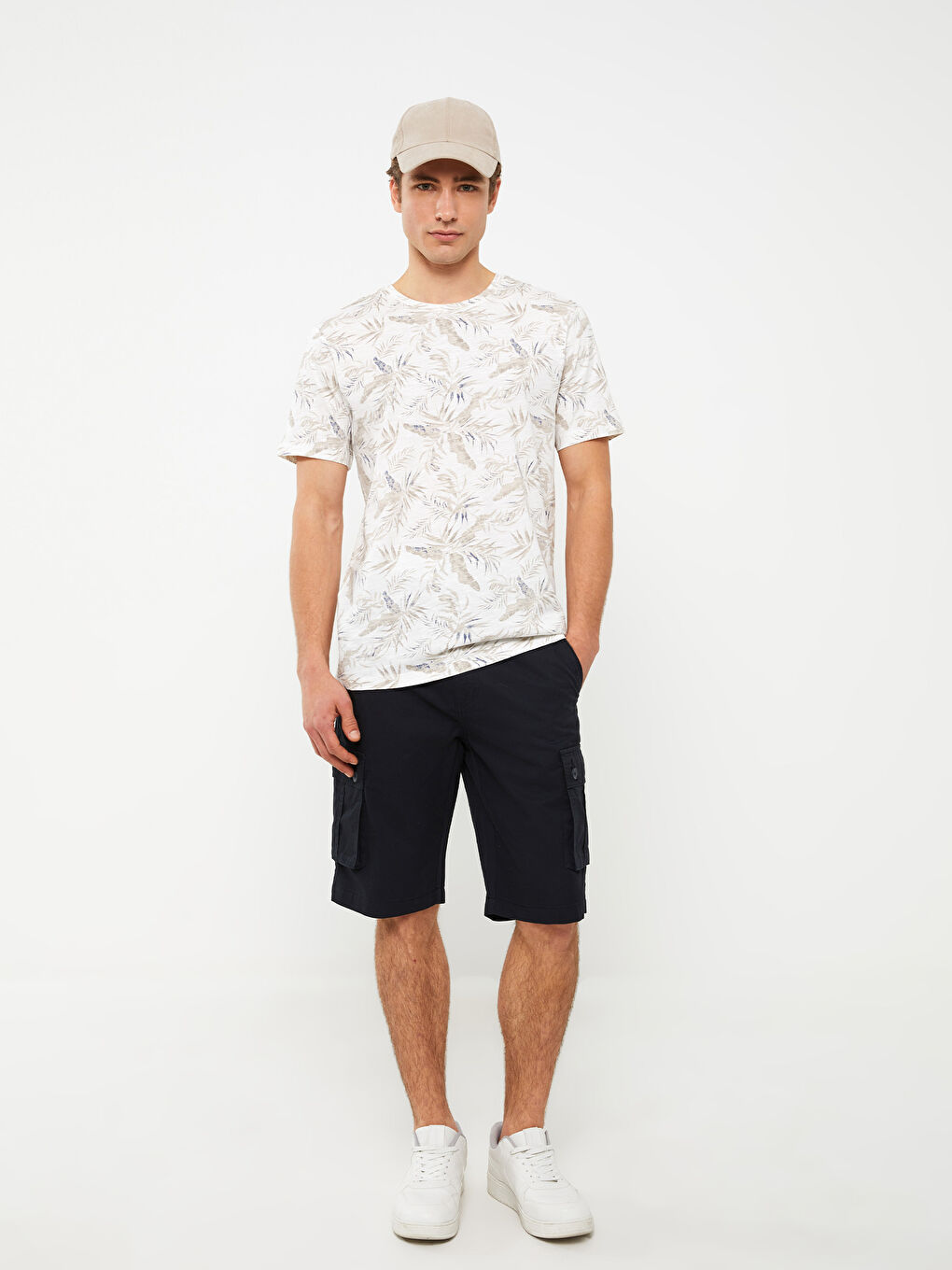 მრგვალი საყელო მოკლე სახელო ნიმუშიანი ჟერსი მამაკაცის მაისური-2