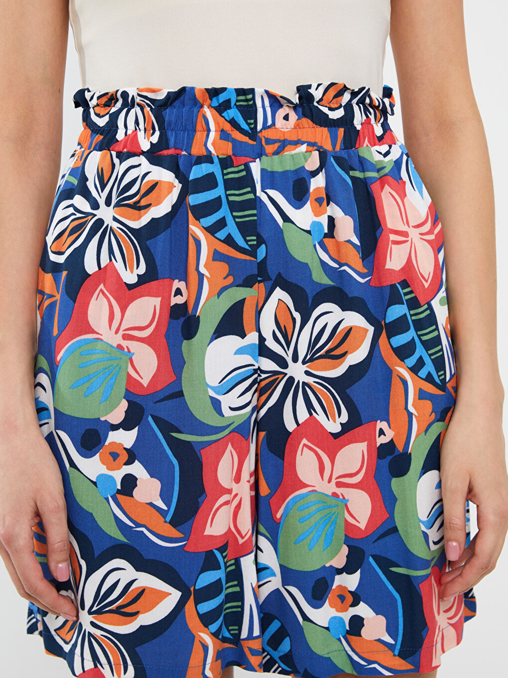 Karışık Beli Lastikli Rahat Kalıp Desenli Kadın Şort-2