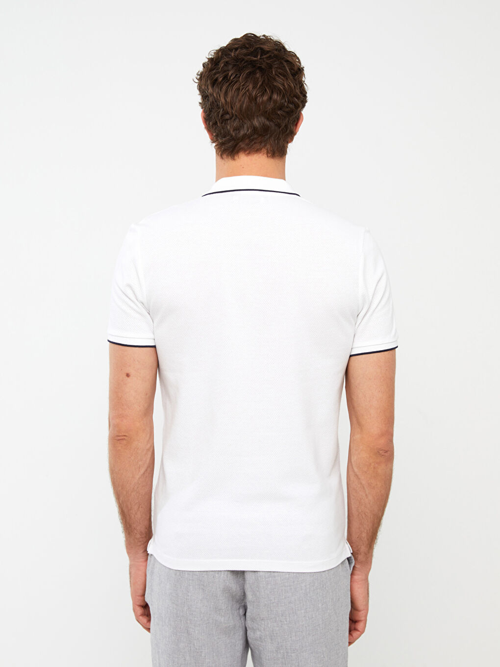 Beyaz Polo Yaka Kısa Kollu Erkek Tişört-4