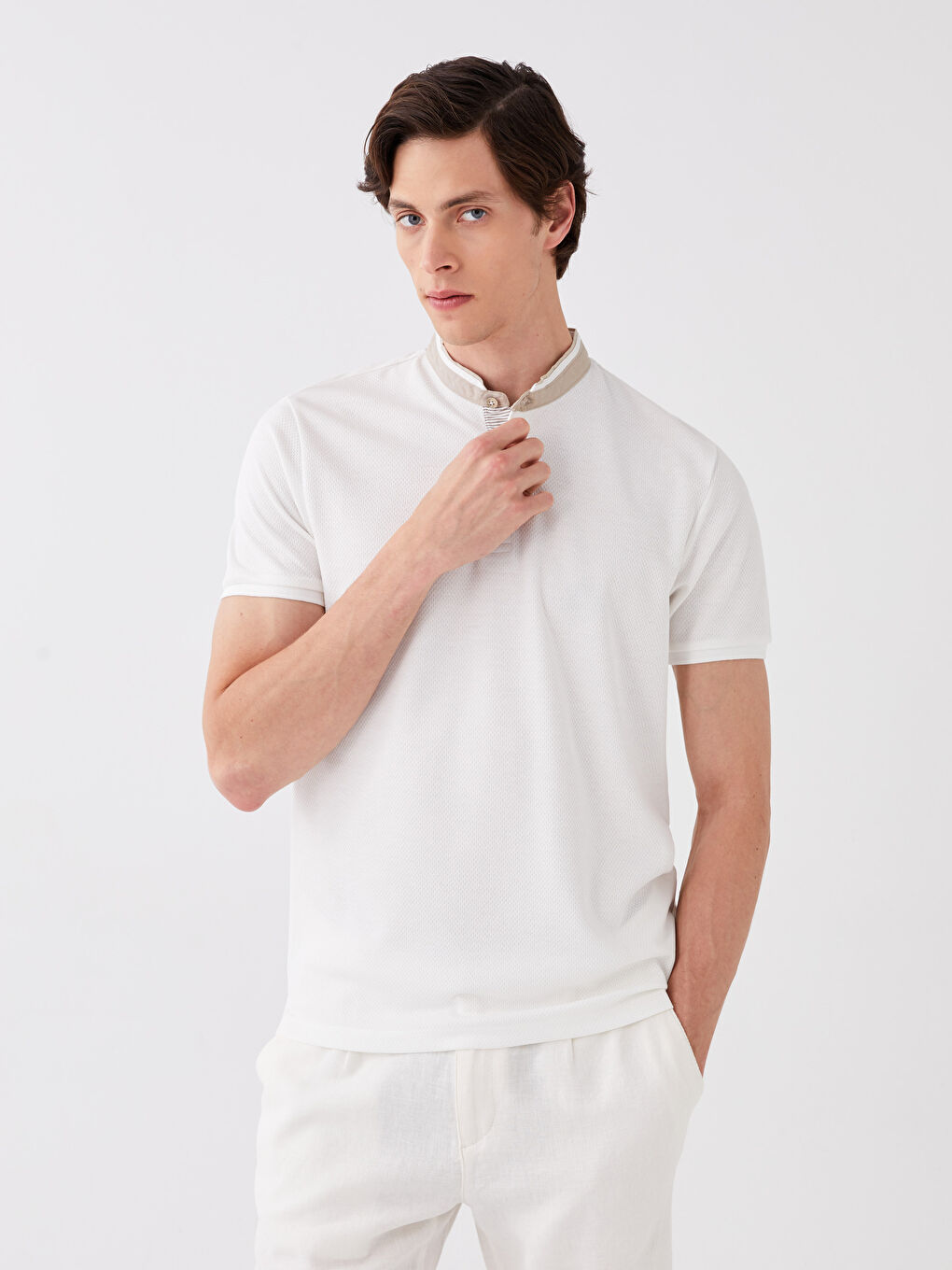 Футболка с воротником-стойкой и коротким рукавом для мужчин-1