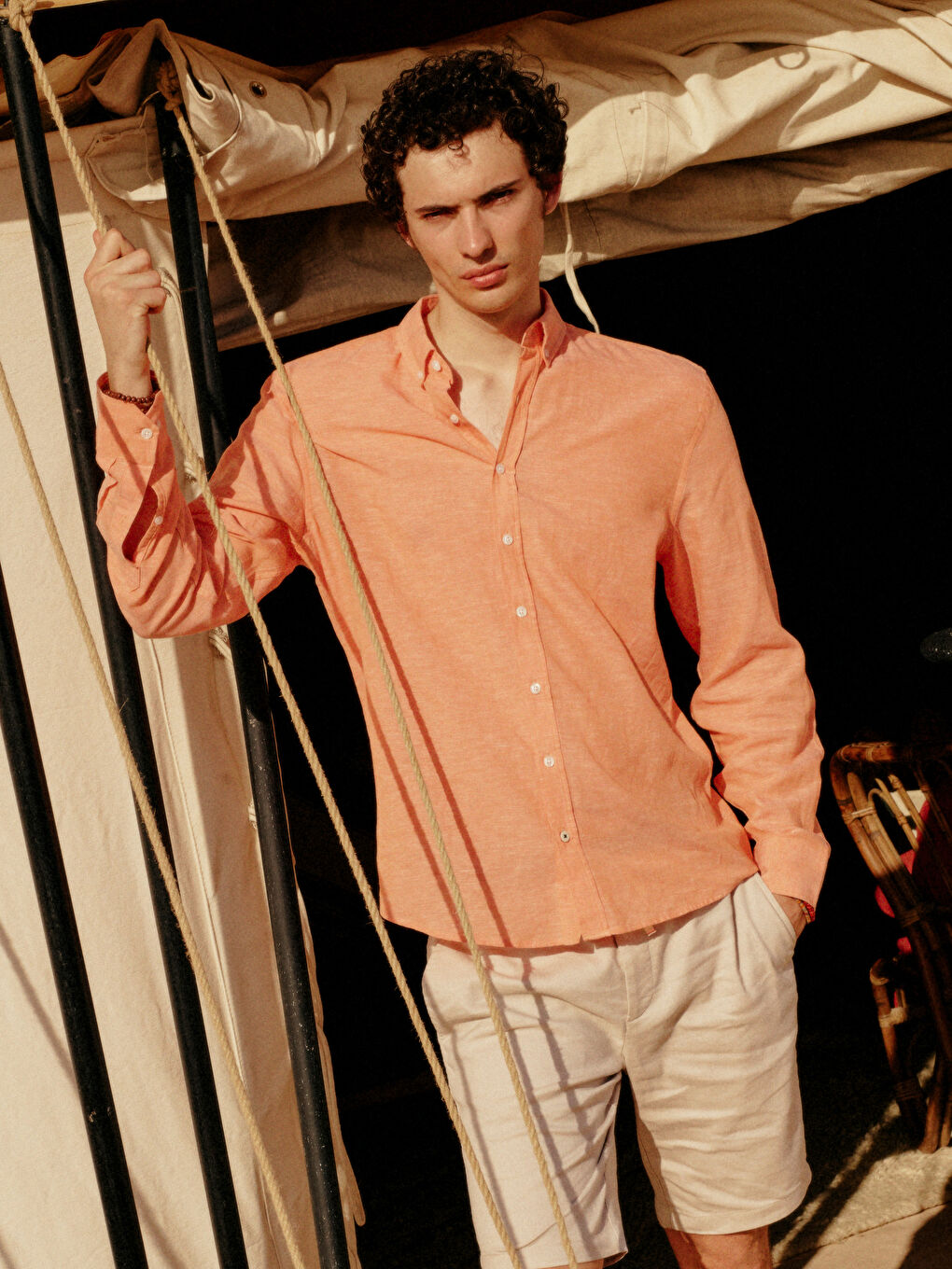 Ерлерге арналған стандартты пішім ұзын жең зығыр қоспасы жейде